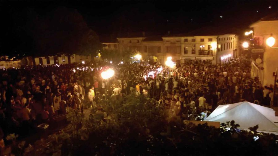 Centri storici da tutelare: tavoli, sedie e decoro urbano