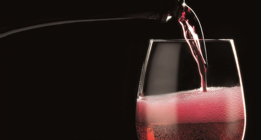 Lambrusco Mio, la storia in un calice di rosso spumeggiante