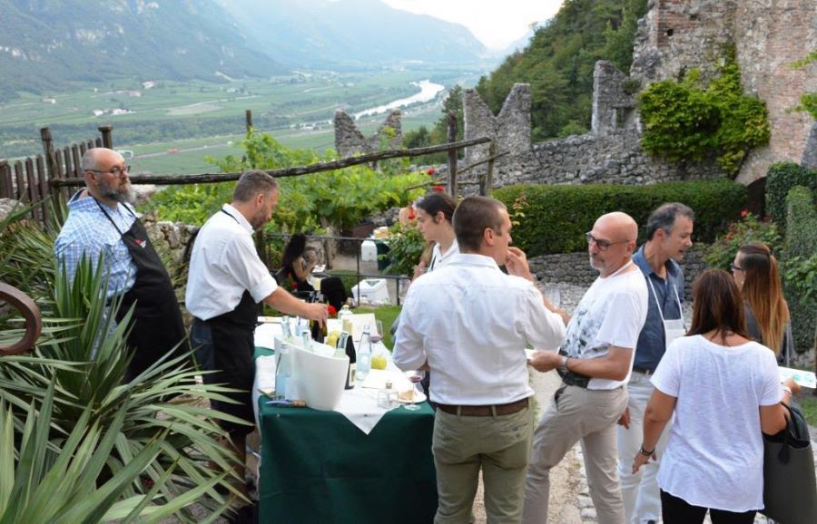 Aperitivi al tramonto con Castelli Divini
