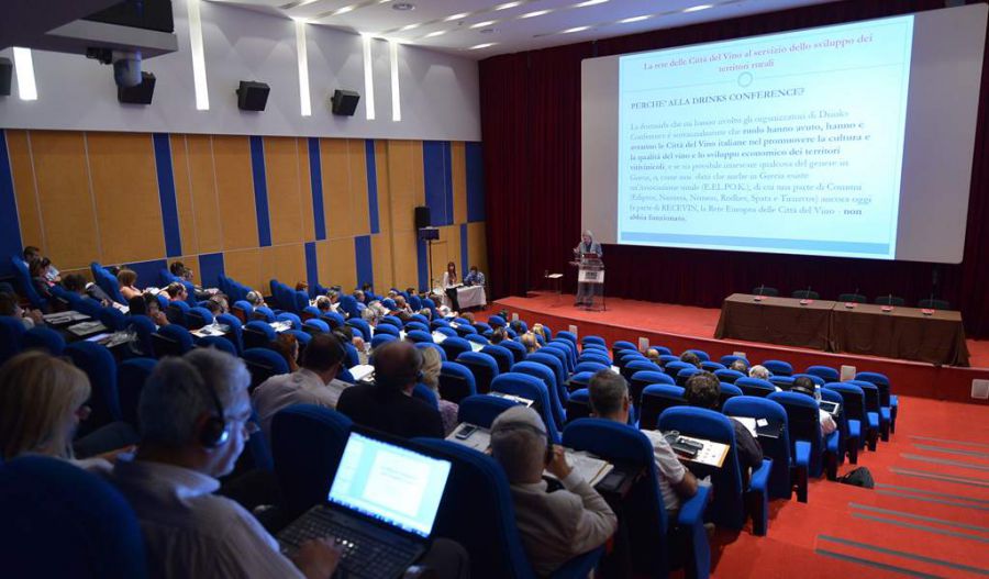 “1° Drinks Conference” di Atene: riflessioni e idee sul tema del wine&spirits