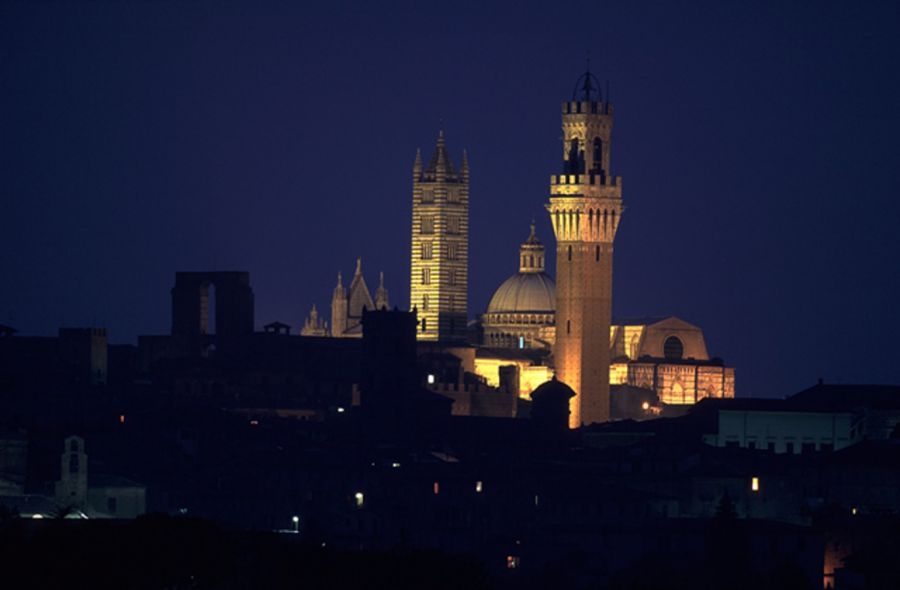 Calici in alto a Siena per la