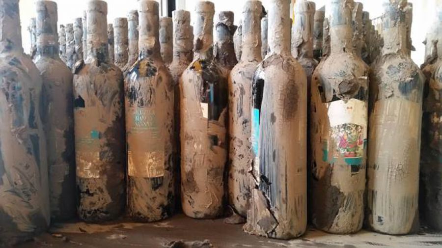 Bottiglie nel fango, ma il vino è ancora buono