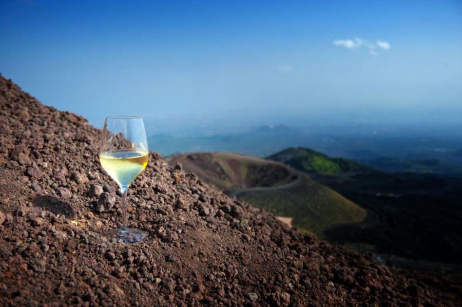 Il Soave racconta il vulcano nel vino