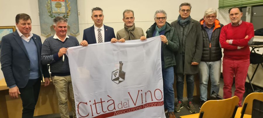 A Moraro la bandiera delle Città del Vino